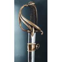 Armes Blanches SABRE D'OFFICIER DE CAVALERIE LÉGÈRE MONTURE À LA CHASSEUR DU MODÈLE AN IX LAME SOLINGEN - FRANCE CONSULAT ET PRE