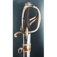 Armes Blanches SABRE D'OFFICIER DE CAVALERIE LÉGÈRE MONTURE À LA CHASSEUR DU MODÈLE AN IX LAME SOLINGEN - FRANCE CONSULAT ET PRE