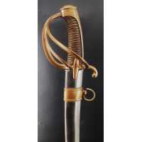 Armes Blanches BEAU SABRE D'OFFICIER DES HUSSARDS ÉCLAIREURS  JEUNE GARDE IMPERIALE MODÈLE À LA CHASSEUR MODÈLE AN IX - FRANCE P
