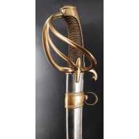 Armes Blanches BEAU SABRE D'OFFICIER DES HUSSARDS ÉCLAIREURS  JEUNE GARDE IMPERIALE MODÈLE À LA CHASSEUR MODÈLE AN IX - FRANCE P