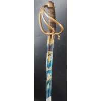 Armes Blanches BEAU SABRE D'OFFICIER DES HUSSARDS ÉCLAIREURS  JEUNE GARDE IMPERIALE MODÈLE À LA CHASSEUR MODÈLE AN IX - FRANCE P