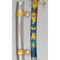 Armes Blanches BEAU SABRE D'OFFICIER DES HUSSARDS ÉCLAIREURS  JEUNE GARDE IMPERIALE MODÈLE À LA CHASSEUR MODÈLE AN IX - FRANCE P