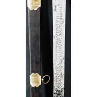 Armes Blanches SABRE D'OFFICIER DU RÉGIMENT DE CAVALERIE DE LA REINE MAISON DU ROI ÉPOQUE LOUIS XVI {PRODUCT_REFERENCE} - 38