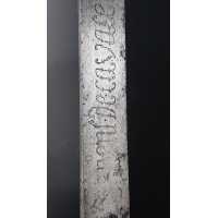 Armes Blanches SABRE D'OFFICIER DU RÉGIMENT DE CAVALERIE DE LA REINE MAISON DU ROI ÉPOQUE LOUIS XVI {PRODUCT_REFERENCE} - 59