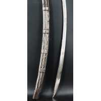 Armes Blanches SABRE MODÈLE 1752 D'OFFICIER DES HUSSARDS HONGROIS DE L'ARMÉE DU ROI LOUIS XV, France Ancienne Monarchie {PRODUCT