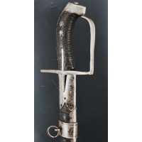 Armes Blanches SABRE MODÈLE 1752 D'OFFICIER DES HUSSARDS HONGROIS DE L'ARMÉE DU ROI LOUIS XV, France Ancienne Monarchie {PRODUCT