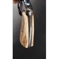 Pièces détachées en ligne PAIRE DE PLAQUETTES EN CORNE POUR REVOLVER COLT95 ET DÉRIVÉS COLT 1889 / 1895 / 1901 ETC {PRODUCT_REFE