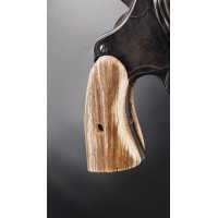 Pièces détachées en ligne PAIRE DE PLAQUETTES EN CORNE POUR REVOLVER COLT95 ET DÉRIVÉS COLT 1889 / 1895 / 1901 ETC {PRODUCT_REFE