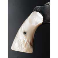 Pièces détachées en ligne PAIRE DE PLAQUETTES EN NACRE POUR REVOLVER COLT95 ET DÉRIVÉS COLT 1889 / 1895 / 1901 ETC {PRODUCT_REFE