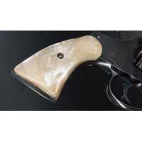 Pièces détachées en ligne PAIRE DE PLAQUETTES EN NACRE POUR REVOLVER COLT95 ET DÉRIVÉS COLT 1889 / 1895 / 1901 ETC {PRODUCT_REFE