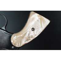 Pièces détachées en ligne PAIRE DE PLAQUETTES EN NACRE POUR REVOLVER COLT95 ET DÉRIVÉS COLT 1889 / 1895 / 1901 ETC {PRODUCT_REFE