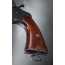 PAIRE DE PLAQUETTES EN BOIS POUR REVOLVER COLT95 US ARMY 1892 / 1894/ 1896/ 1901/ 1903