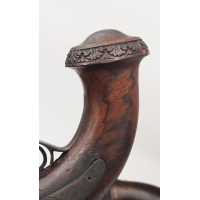 Armes de Poing RARISSIME PAIRE DE PISTOLETS CORSE  DOUBLES CANONS À PERCUSSION FAIT À PIETRALBA XIXè CALIBRE 13MM {PRODUCT_REFER