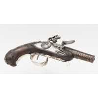 Armes de Poing PISTOLET DE POCHE D'OFFICIER DE MARINE CALOTTE TÊTE D'OISEAU SIGNÉ PARIS - FRANCE XVIIIè  - 1