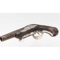 Armes de Poing PISTOLET DE POCHE D'OFFICIER DE MARINE CALOTTE TÊTE D'OISEAU SIGNÉ PARIS - FRANCE XVIIIè  - 10