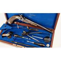 Armes de Poing GASTINNE RENETTE PISTOLET DE TIR À PERCUSSION Cal.44 POUDRE NOIRE 1882 en COFFRET - FRANCE FRANCE LOUIS PHILIPPE 