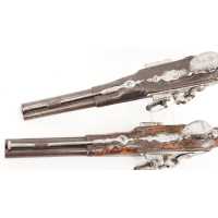 Armes de Poing PAIRE DE PISTOLETS DE VÉNERIE À SILEX DOUBLE CANONS SIGNÉ NOËL TERRASSON VERS 1740 ÉPOQUE LOUIS XV A-1469-62-2 - 