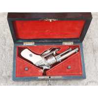 Armes de Poing REVOLVER CHAMELOT DELVIGNE 1862 CAL. 7MM À BROCHE DIT DE "GAUCHER" FINITION LUXE DORÉ EN COFFRET - 1