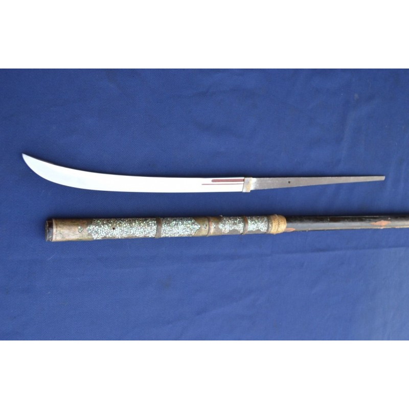 NAGINATA signée Mutsu No-kami KANESHIGE NAGINATA signée Mutsu No-kami KANESHIGE