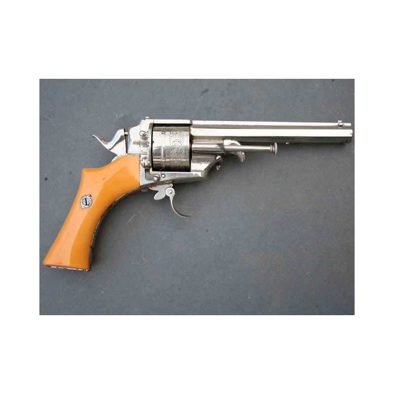 REVOLVER A SYSTÈME VINCENT Calibre . 380 CF - FRANCE XIXé REVOLVER A SYSTÈME VINCENT Calibre . 380 CF - FRANCE XIXé