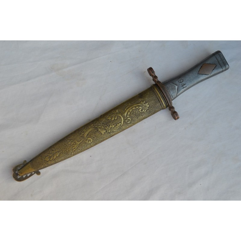 COUTEAU POIGNARD TRANCHEE Allemand seconde guerre COUTEAU POIGNARD TRANCHEE Allemand seconde guerre
