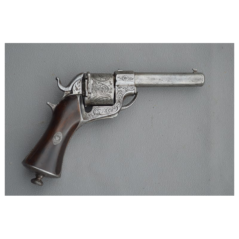 REVOLVER BABY RAPHAEL Gravé 1860 Calibre 7mm - FR XIXè REVOLVER BABY RAPHAEL Gravé 1860 Calibre 7mm - FR XIXè