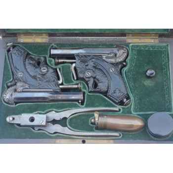 RARISSIME voir UNIQUE PAIRE DE PISTOLETS   DELVIGNE à PARIS EN COFFRET   vers 1850   -   FRANCE XIXè