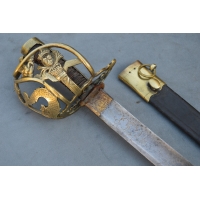 SABRE DE VOLONTAIRES NATIONAUX DE LA GARDE DU DAUPHINE aux Armes de France  - France Louis XVI 