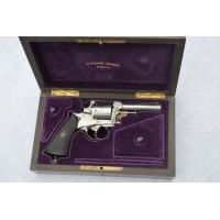 Armes de Poing REVOLVER H FAURé LEPAGE Paris modèle 1872 par LEBEAU FRERES Monogrammé MP en Coffret - France XIXè {PRODUCT_REFER