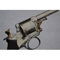 Armes de Poing REVOLVER H FAURé LEPAGE Paris modèle 1872 par LEBEAU FRERES Monogrammé MP en Coffret - France XIXè {PRODUCT_REFER