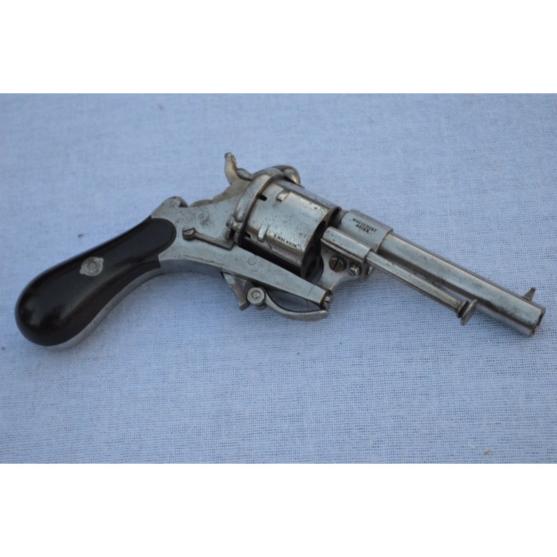 REVOLVER STEPHANOIS FABRIQUE DE SAINT ETIENNE MOUVEMANT ACIER Calibre 7mm à broche - FR XIXè REVOLVER STEPHANOIS FABRIQUE DE SAINT ETIENNE MOUVEMANT ACIER Calibre 7mm à broche - FR XIXè