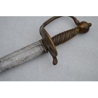 Armes Blanches FORTE ÉPÉE DE CAVALERIE MODÈLE DU RÈGLEMENT DE 1680 À 1730 -  FRANCE Ancienne Monarchie 12743 - 14