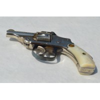 Catalogue Magasin REVOLVER SMITH & WESSON BICYCLE SAFETY HAMMERLESS 2pouces Ca 32 S&W court - US XIXè {PRODUCT_REFERENCE} - 22