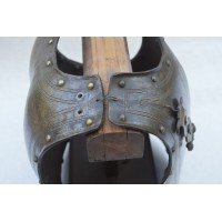 Catalogue Magasin CUIRASSE de GUERRE CAVALERIE CARABINIERS DU ROI vers 1730 1750 - Collection Ariès - France Ancienne Monarchie 