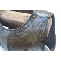 Catalogue Magasin CUIRASSE de GUERRE CAVALERIE CARABINIERS DU ROI vers 1730 1750 - Collection Ariès - France Ancienne Monarchie 