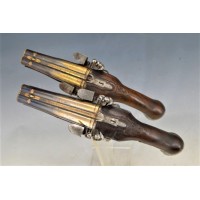 Armes de Poing PAIRE PISTOLETS DOUBLE CANONS A SILEX Calibre 11.5mm - France 18è Ancienne Monarchie {PRODUCT_REFERENCE} - 2