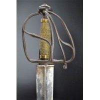 Armes Blanches FORTE ÉPÉE WALLONNE DES GARDES DU CORPS OU DES GENDARMES DE LA MAISON MILITAIRE DU ROY 1700 à 1740 - FRANCE Ancie