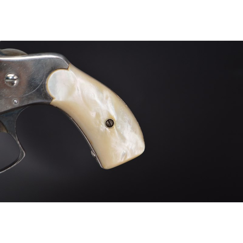 Handguns PAIRE PLAQUETTES en NACRE REVOLVER Smith et Wesson 38 - USA 19è {PRODUCT_REFERENCE} - 1