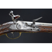 Handguns PAIRE DE LONGS PISTOLETS A SILEX PAR RENOIS VERS 1740 - France XVIIIe {PRODUCT_REFERENCE} - 14
