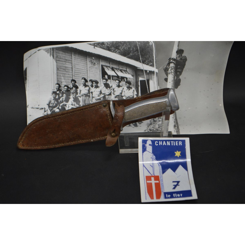 Militaria COUTEAU DE COMBAT DE BESSON EMILE RESISTANT et MONITEUR TECHNIQUE CHANTIER DE JEUNNESSE - France seconde guerre {PRODU Militaria COUTEAU DE COMBAT DE BESSON EMILE RESISTANT et MONITEUR TECHNIQUE CHANTIER DE JEUNNESSE - France seconde guerre {PRODU