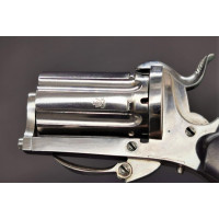 Handguns RARE POIVRIERE  MANUFACTURE ARMES SAINT ETIENNE  CALIBRE 5mm à BROCHE dans son écrin en cuir - FRANCEXIXè {PRODUCT_REFE