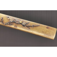 Arts & Armes du Japon KOZUKA AIKUCHI TANTO KATANA WAKIZASHI  OISEAU HIRONDELLES SUR BRANCHE CERISIER - JAPON 19è {PRODUCT_REFERE