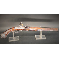 Armes de Poing LONG PISTOLET A SILEX  Signé MAUGER à LISIEUX - FRANCE Ancienne Monarchie - Louis XV {PRODUCT_REFERENCE} - 1