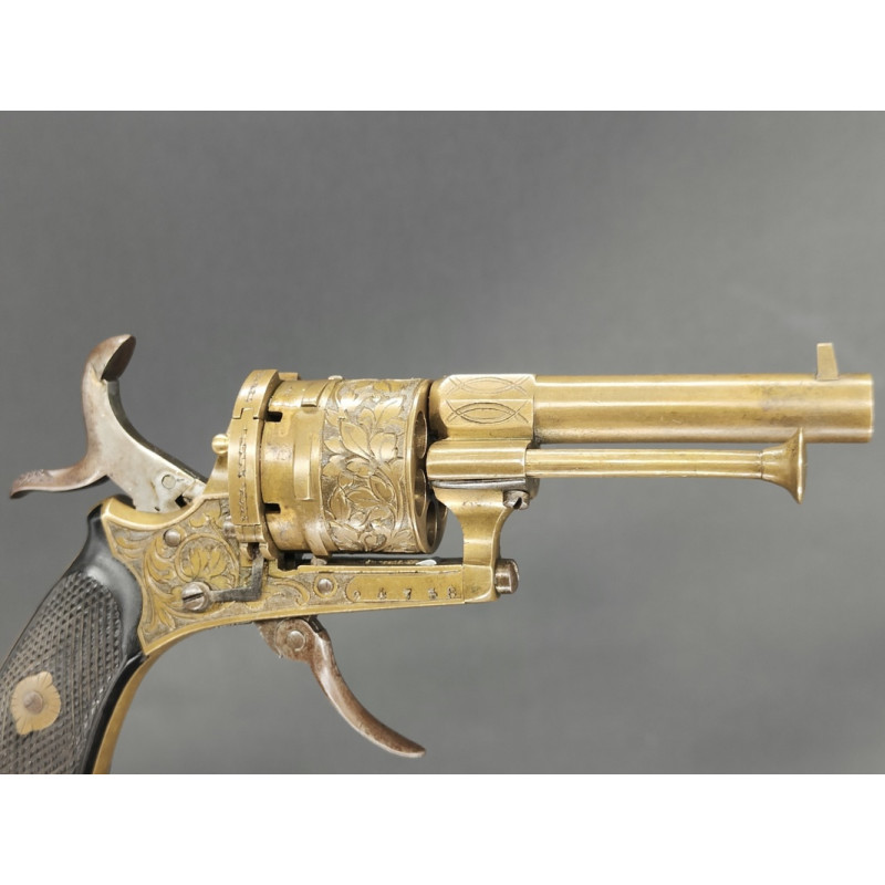 Armes de Poing REVOLVER 7mm à Broches en LAITON Gravé - FRANCE XIXè {PRODUCT_REFERENCE} - 7