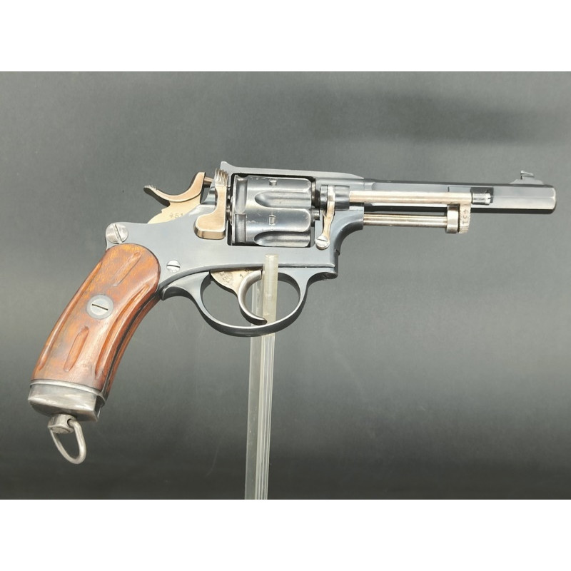 Handguns REVOLVER 1882 SUISSE CALIBRE 7,5MM Waffenfabrik Bern - Suisse XIXè {PRODUCT_REFERENCE} - 1