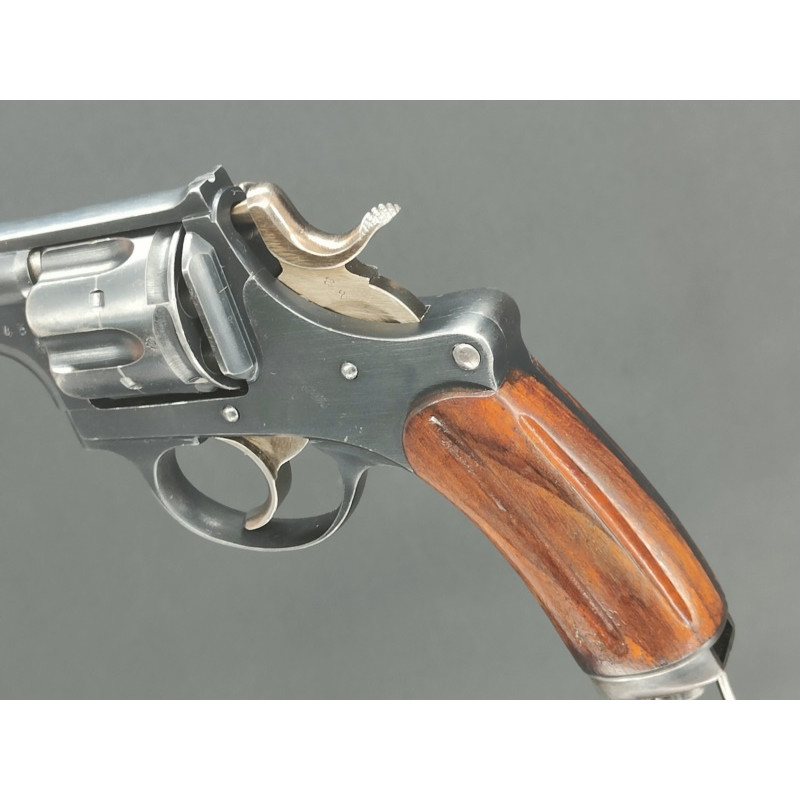 Handguns REVOLVER 1882 SUISSE CALIBRE 7,5MM Waffenfabrik Bern - Suisse XIXè {PRODUCT_REFERENCE} - 7
