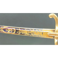 Armes de luxe d'honneur ou récompense SABRE DU LIEUTENANT ARNAUD ROGE au  8è CHASSEURS à CHEVAL DE LA GARDE IMPERIALE EN 1809  -