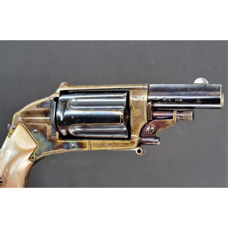 Handguns LUXE REVOLVER 6 mm VELODOG  OR & NACRE Irisée en Coffret- France XIXè {PRODUCT_REFERENCE} - 5