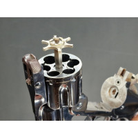 Armes de Poing REVOLVER SMITH & WESSON NEW MODEL  N°3  1880  SIMPLE ACTION  Calibre 44 RUSSIAN N° 25748- USA XIXè {PRODUCT_REFER