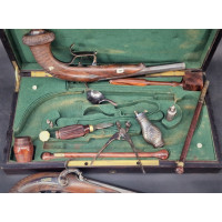 Armes de Poing COFFRET PAIRE PISTOLETS TYPE 1833 OFFICIER PAR JALABERT LAMOTTE à SAINT ETIENNE - FRANCE XIXè {PRODUCT_REFERENCE}